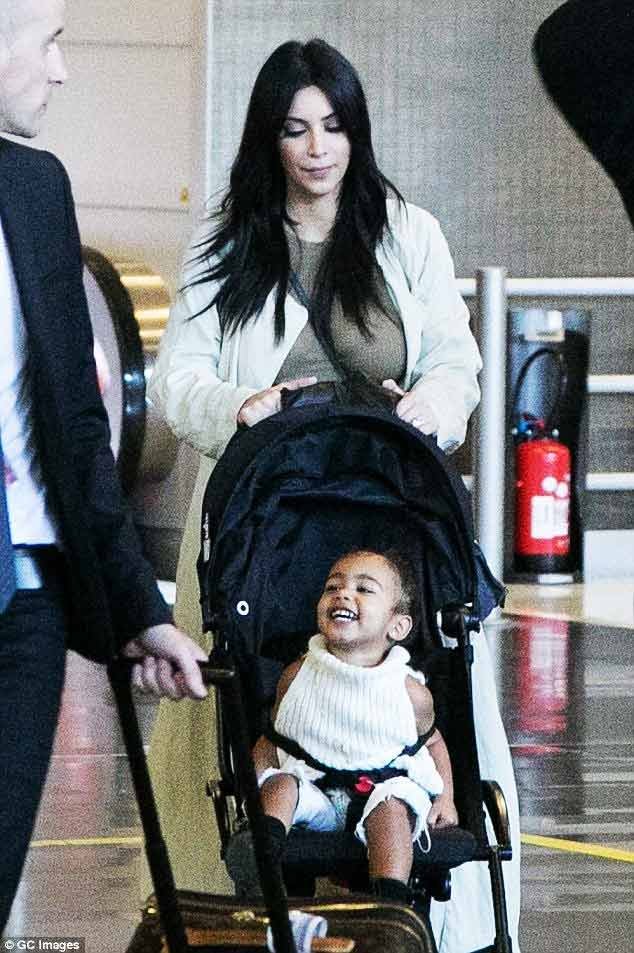 Kim Kardashian and the YOYO Babyzen stroller