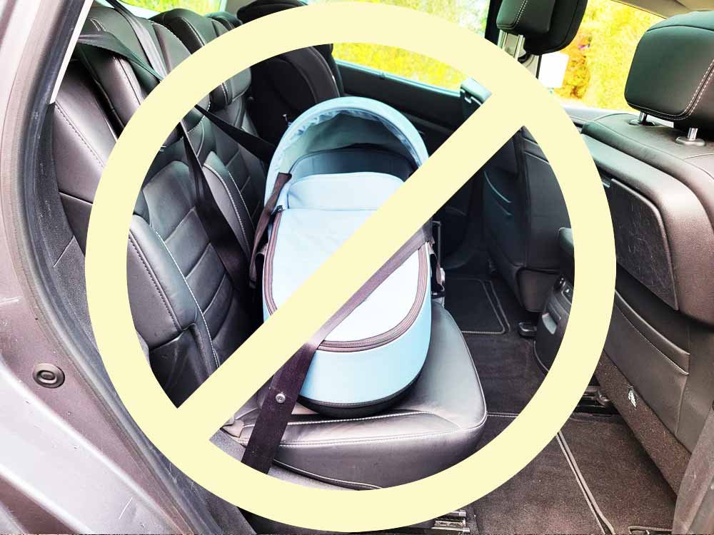Prohibition to attach a YOYO babyzen stroller bassinet in the car as a cozy car seat