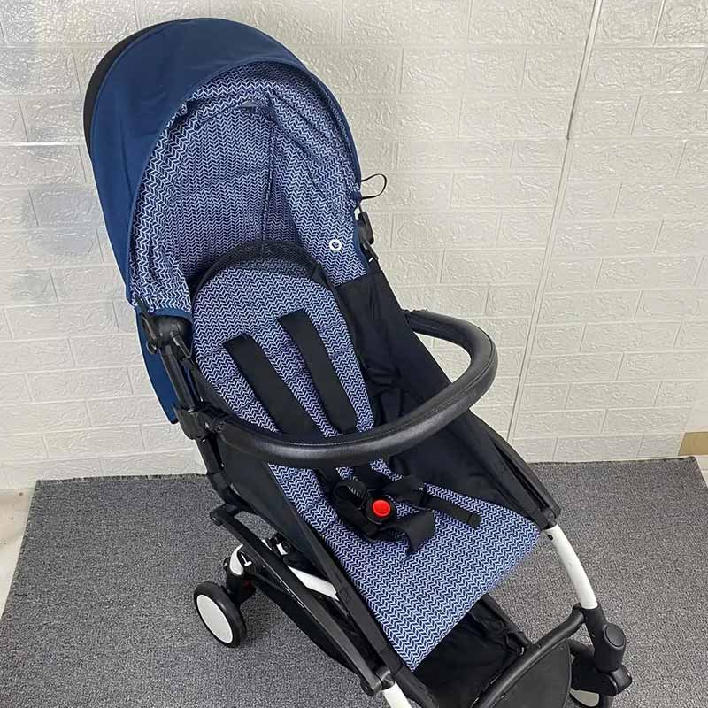 YOYO Babyzen stroller with an installed protective bar