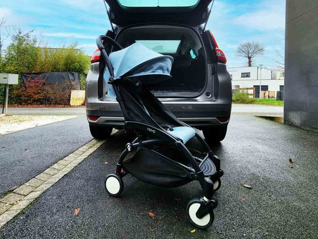 YOYO stroller in the car and the trunk, what a place takes for the Babyzen compact stroller