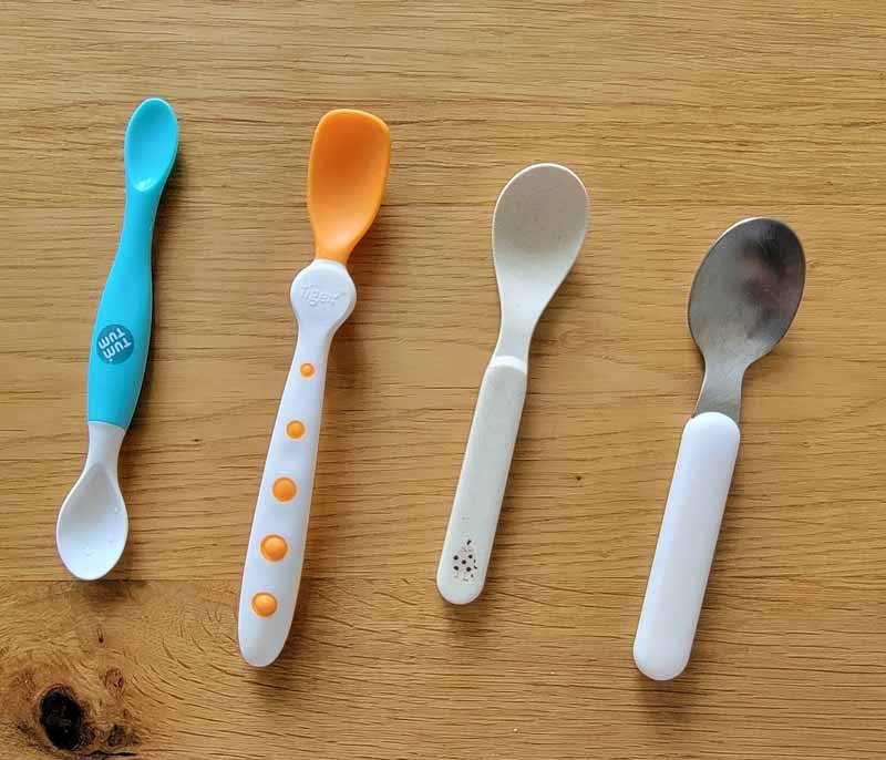 which spoon for baby 4 months